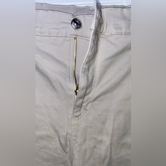 Gloria Vanderbilt Women's Amanda Capri Jeans - Picture 4 of 7